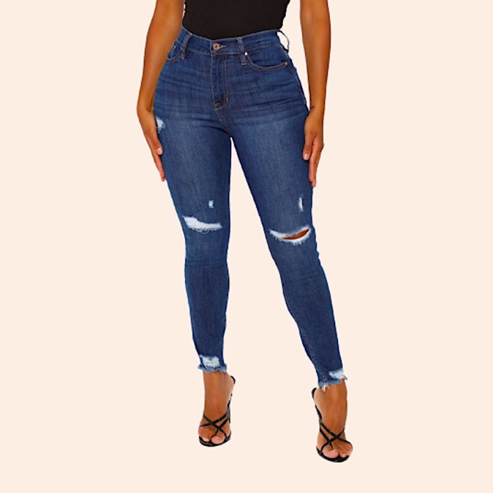 2/$15 ✨ Distressed Ankle Jeans! 💖